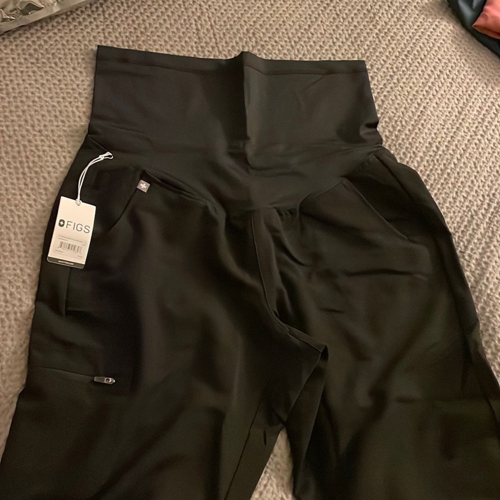-Zamora™ Jogger Scrub Pants maternity